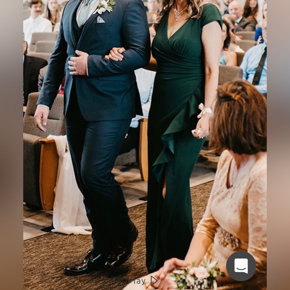 Dark green stunning formal dress, perfect for mother of the bride or groom! - Picture 9 of 9